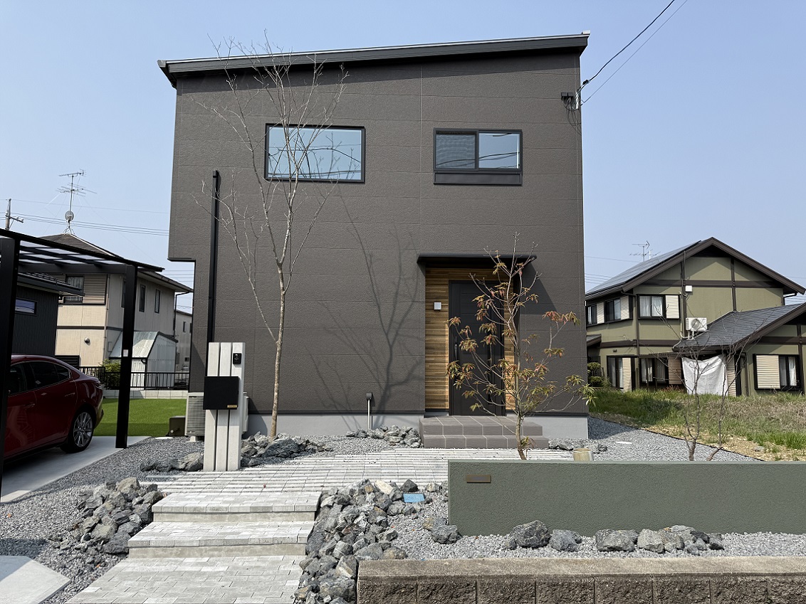 個人ロッカー収納でお家スッキリ！階段下は夢の空間に✨の画像